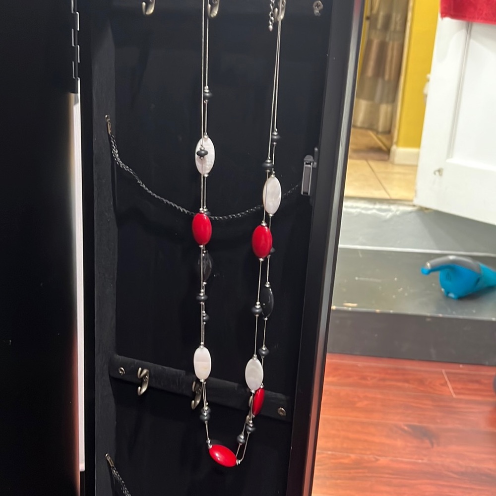 Black/Red 26” Necklace
